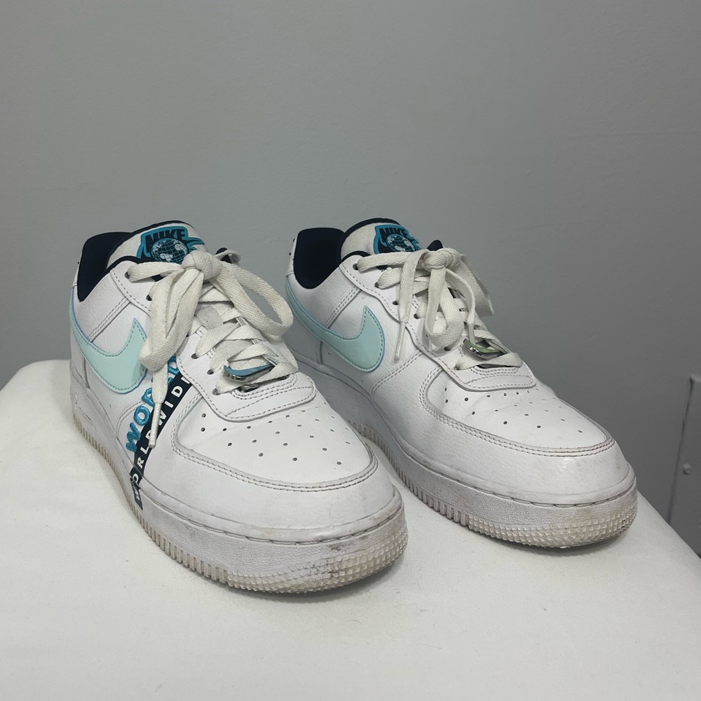 “World Wide” custom AirForce 1’s